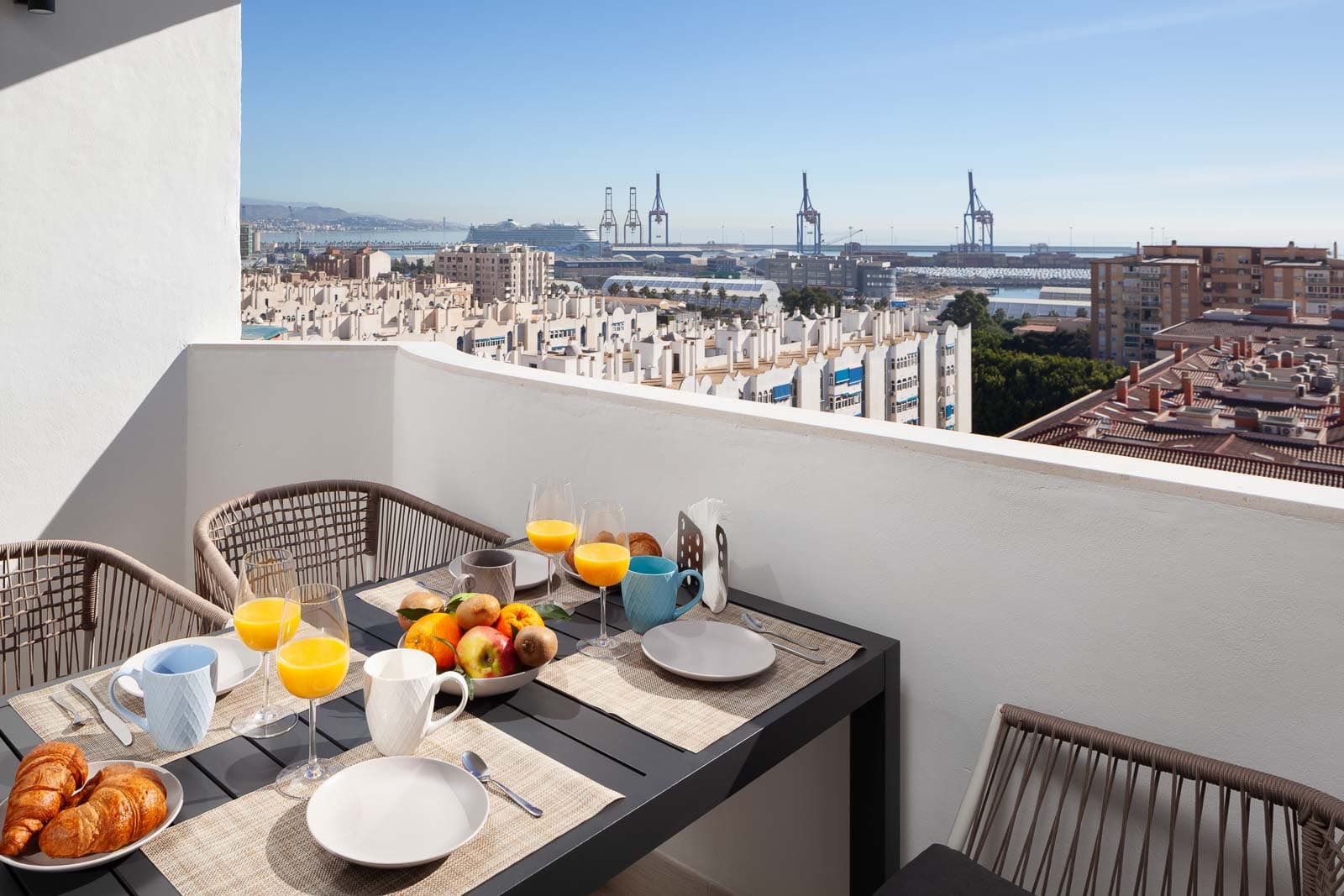 Vista del mar Mediterráneo desde Huelin, Málaga - AltaHomes